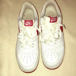 Men’s Uptown Nike Sneakers Size 11.5